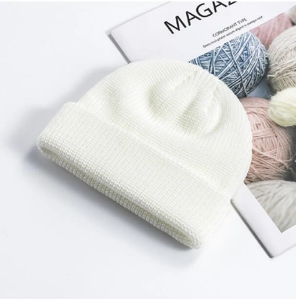 

Men's Knitted Hat Autumn and Winter Solid Color Thickened Warm Pullover with Cold Beanies