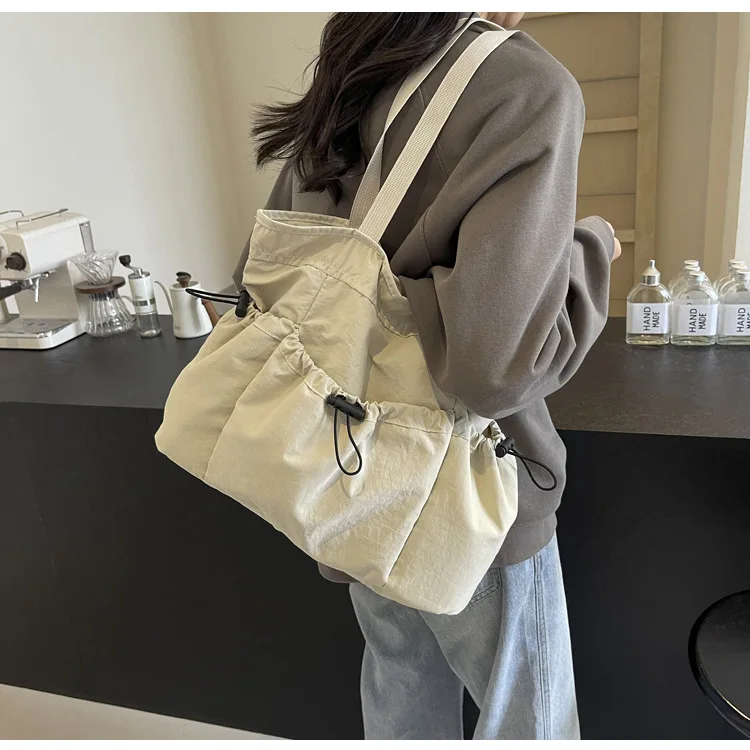 Large Capacity Tote Bag Fashion Shoulder Canvas Bag Work Commuting Bucket Bag