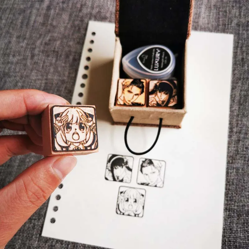 

Anime SPY FAMILY Stamp Cosplay Badge Anya Loid Yor Forger Head Portraits Handmade Seal Signet Fancy Gift