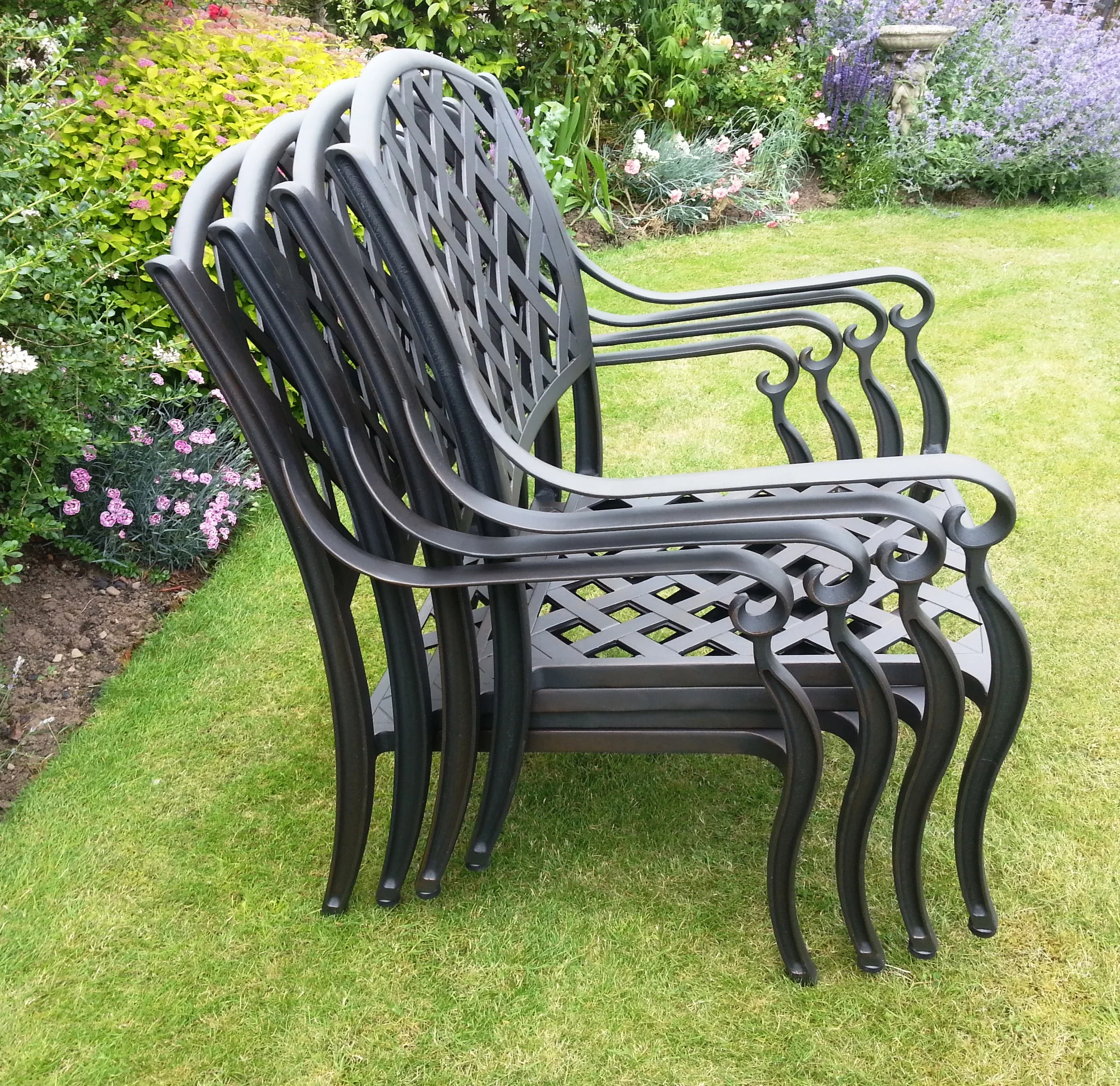 Cast Aluminum Outdoor Sofa with Cushion for Garden Use