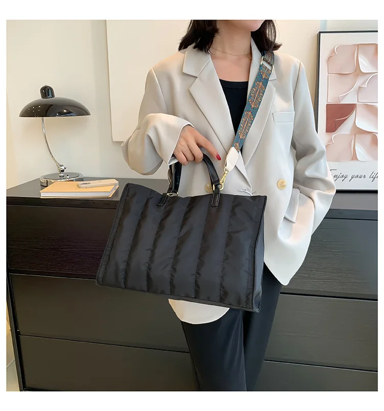 thumbnail image 1 of Bolsos de mano de gran capacidad acolchados de marca de lujo para mujer, grandes bolsos de mano verdes, bolso de hombro clásico de nailon y algodón, bolso de compras para oficina para mujer, 1 of 5