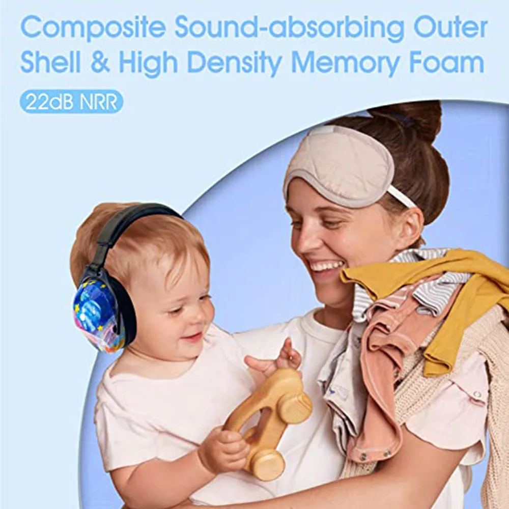 Casque antibruit enfant motifs fun posé sur une table, protection auditive colorée et confortable.