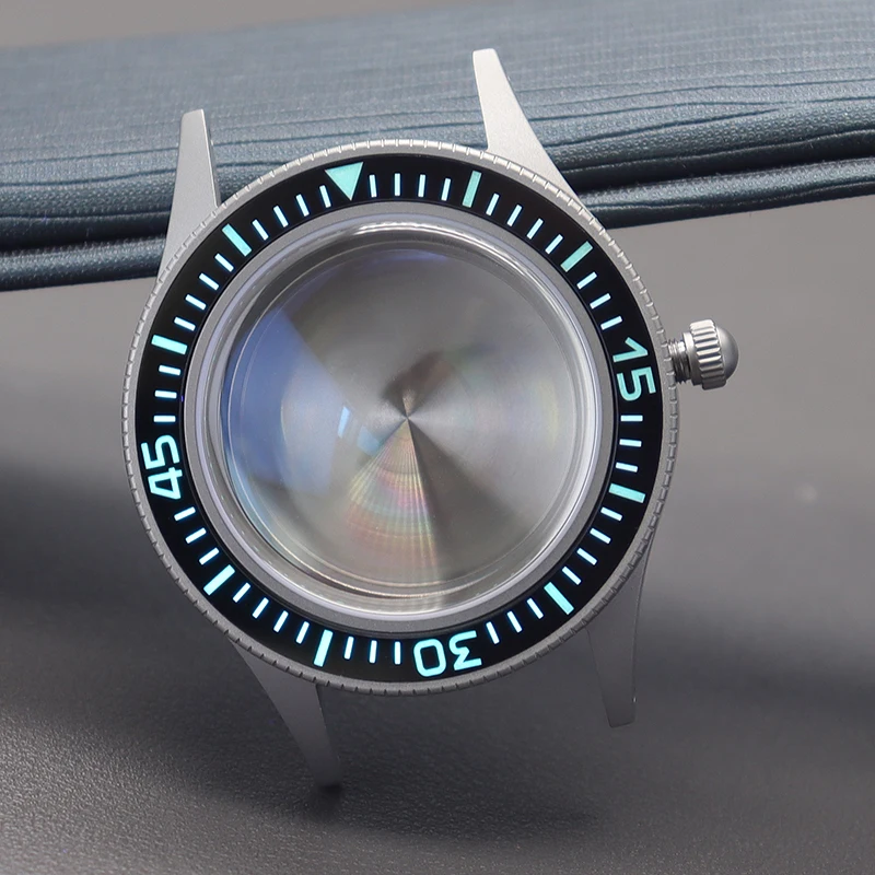 Taucheruhrengehäuse, modifizierte Retro-Serie für das erste Jahr, Fifty Seek-Serie für Seiko NH34 NH35 NH36/38-Uhrwerk, voll leuchtende Keramiklünette – Detail 5