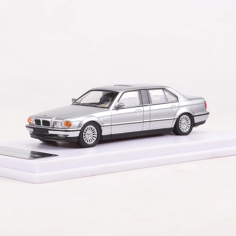 Modèle de voiture en alliage édition limitée, DCM 1:64, E38, série 7, 96-98, 98-01, 4500