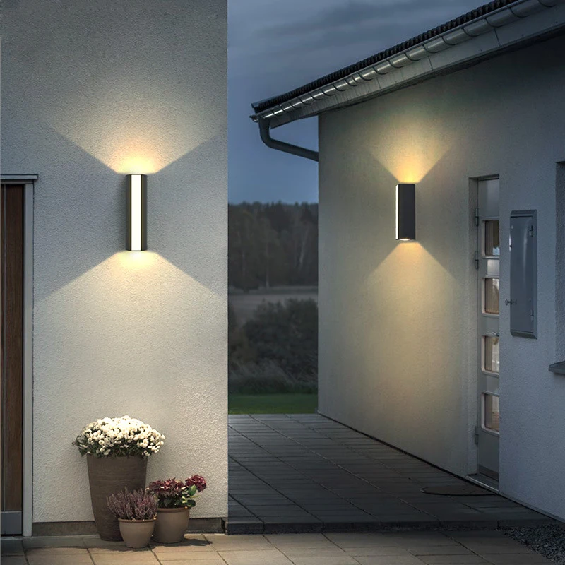 DELIPOP 2 Pezzi Applique da Esterno con Sensore di Movimento, IP65 Impermeabile Lampada LED da Esterno con Sensore di Movimento per Giardino, Patio e Garage, 3000K Luce Bianca Calda
