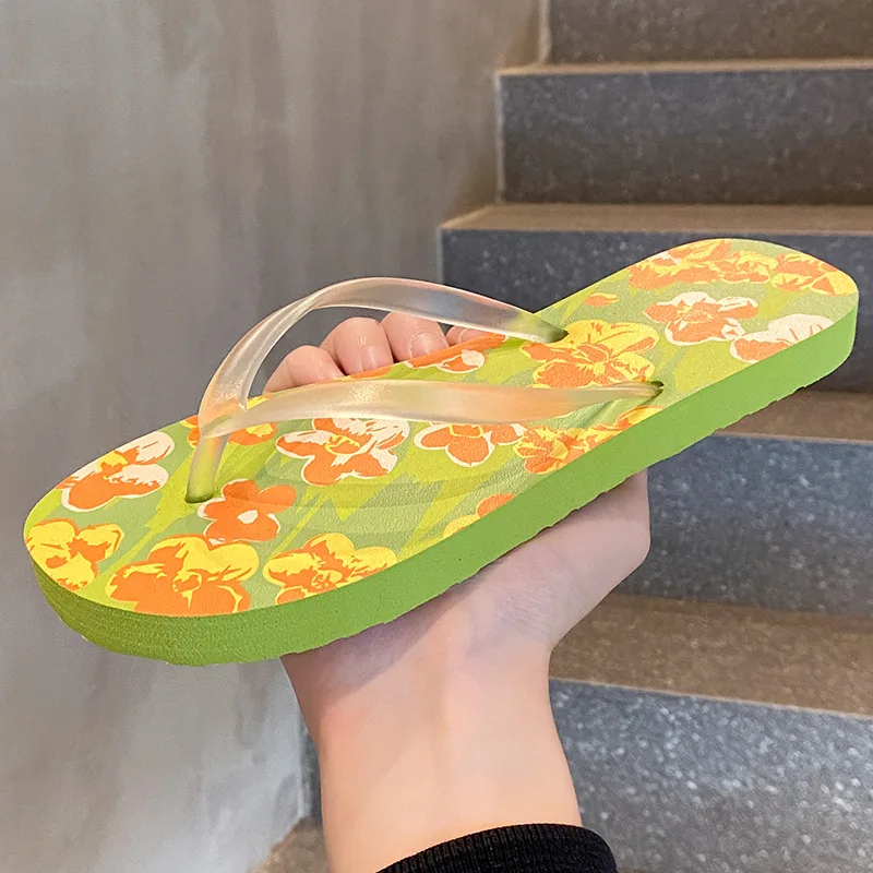 Trendy Summer Beach Anti-Slip Slippers with Fashionable Clip-On Design