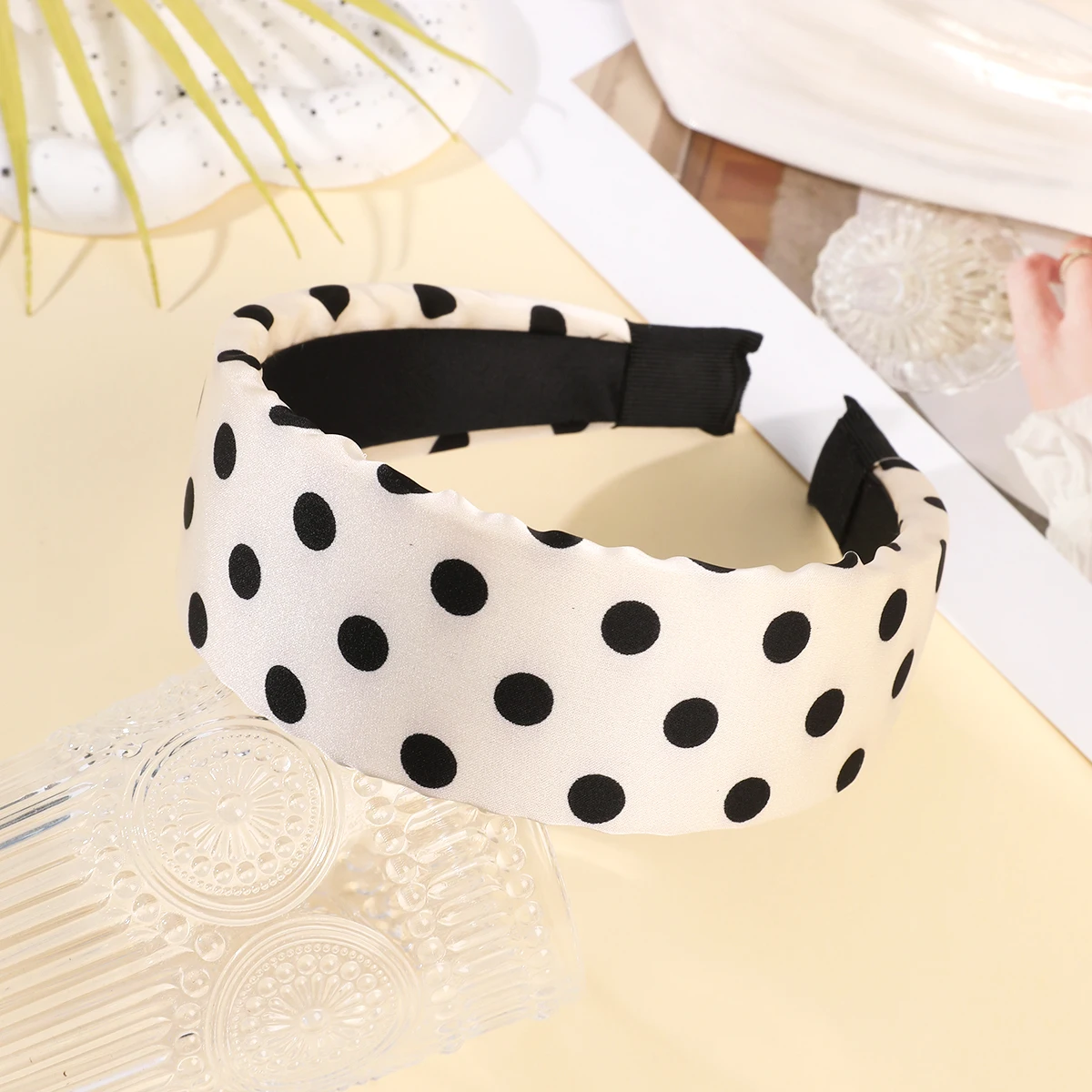 AWAYTR 1PC Einfaches Schwarzes Haarband Elegantes Weiß Polka Dot Stirnband Retro Französisch Schädel Top Haar Hoop Erwachsene Haar Zubehör – Detail 1