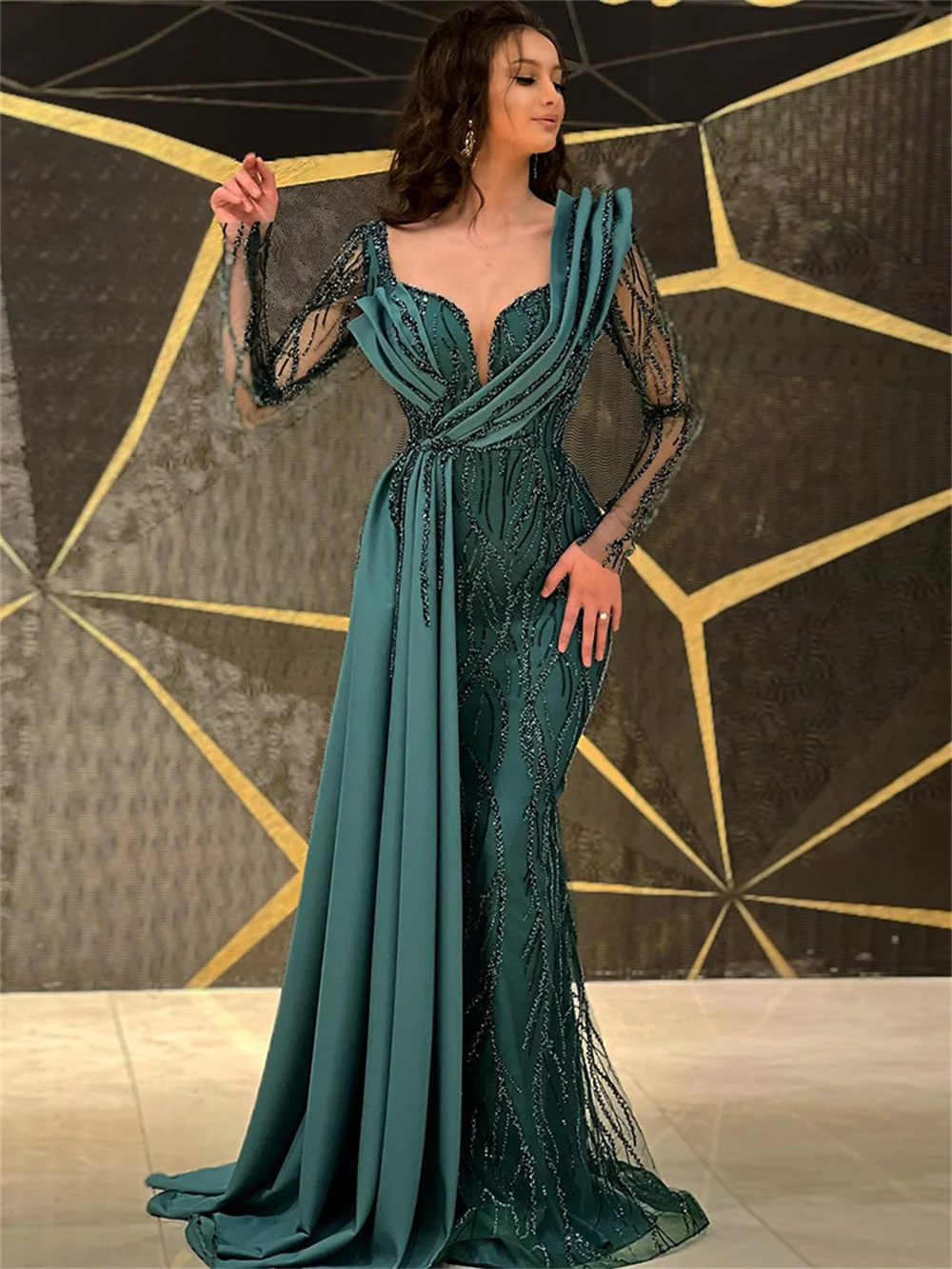 Рисунок 4 - Женское вечернее платье с бисером It's yiiya