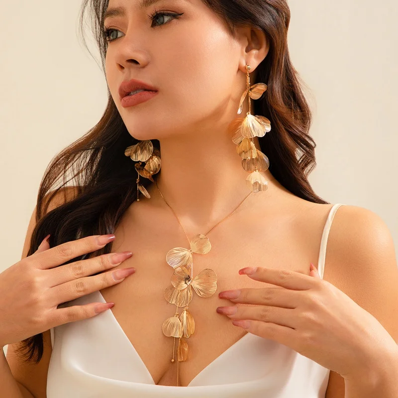 

European And American Niche Ginkgo Leaf Tassel Necklace Sweet Cool Style Design Vintage Pull Collar Ornament Choker