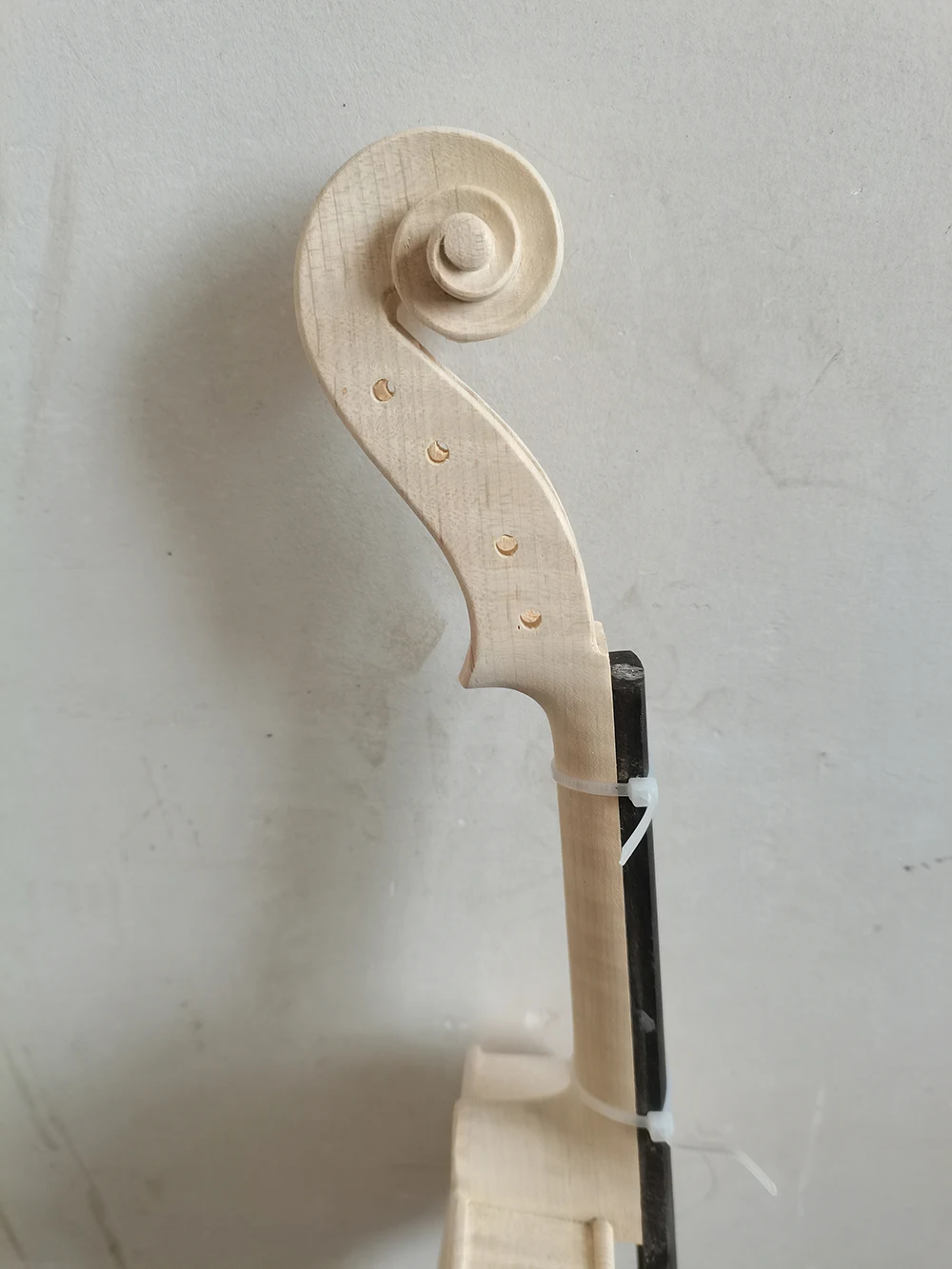 High quality rich Flame Maple white embryo unfinished white maple wood violin 4/4 3/4 solid wood DIY violin Accessories