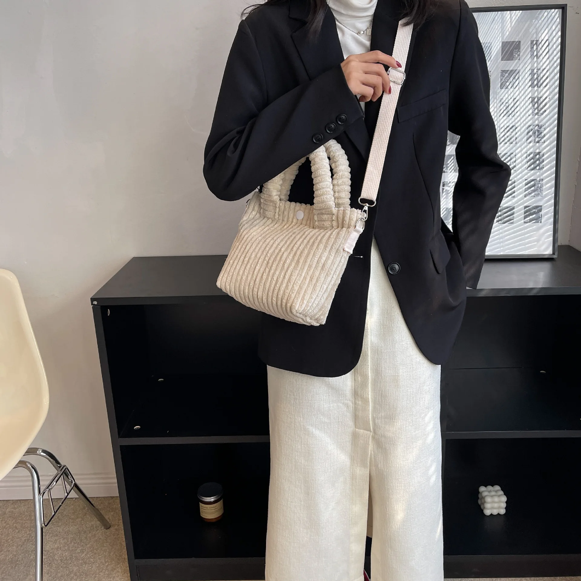 Herbst-Winter Frau 2026 Neue Stil Koreanische Ins Denim Samt Plüsch Schulter Umhängetasche Hochwertige Handtasche – Detail 19
