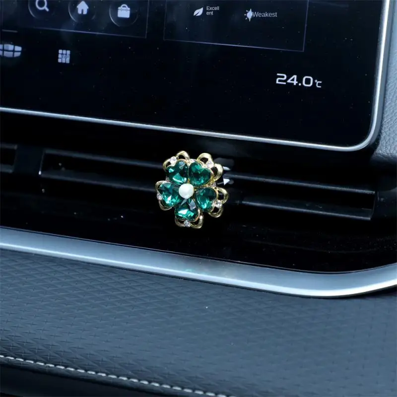 ũ������Ƽ�� ���μ� ũ����Ż �ö�� �ڵ��� ���� ���ⱸ Ŭ��, ���͵� �ڵ��� ���׸��� ��� �׼�����, ���� ����