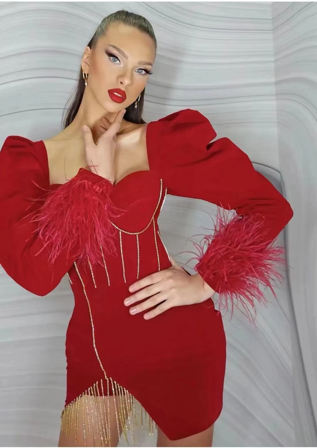 

2022 Autumn Red Female Bubble Long Sleeve Sexy Diamond Strip Bodycon Mini Dress Feathers Celebrate Party Outfit Evening Dress