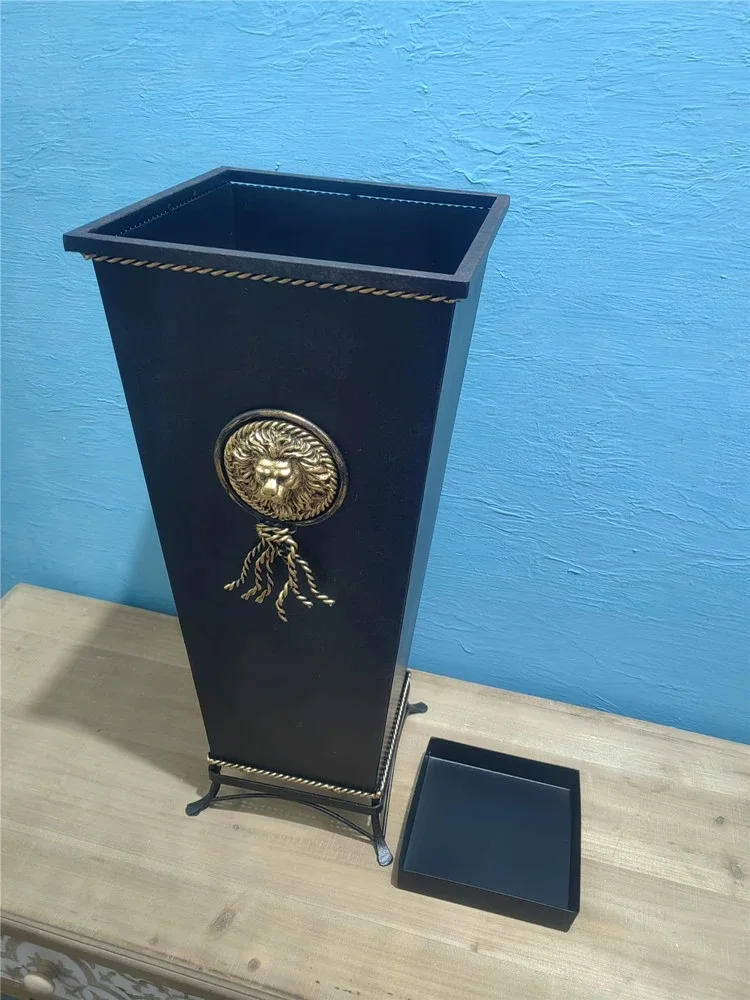 American Vintage Iron Umbrella Stand with Lion Head Design &ndash; Multi-Functional Decorative Storage