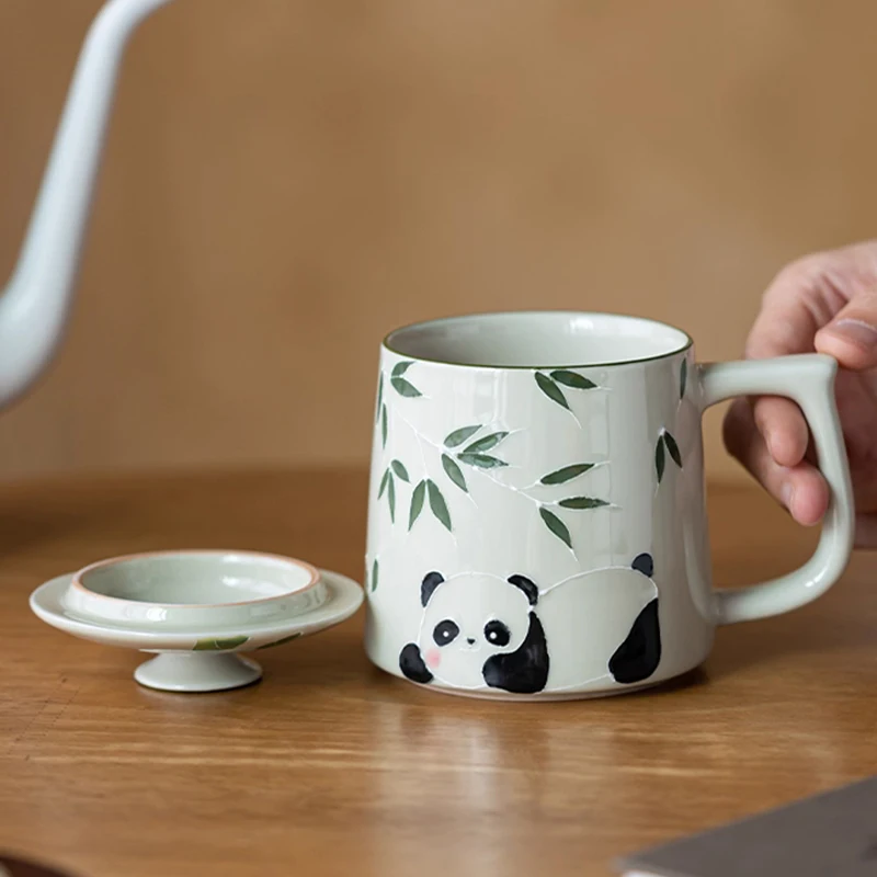 Chinese Style Ceramic Hand drawn panda pattern Tea Mug Home Personal Office Creative With Cover Milk Water Coffee Cup 400ml, 1Pc