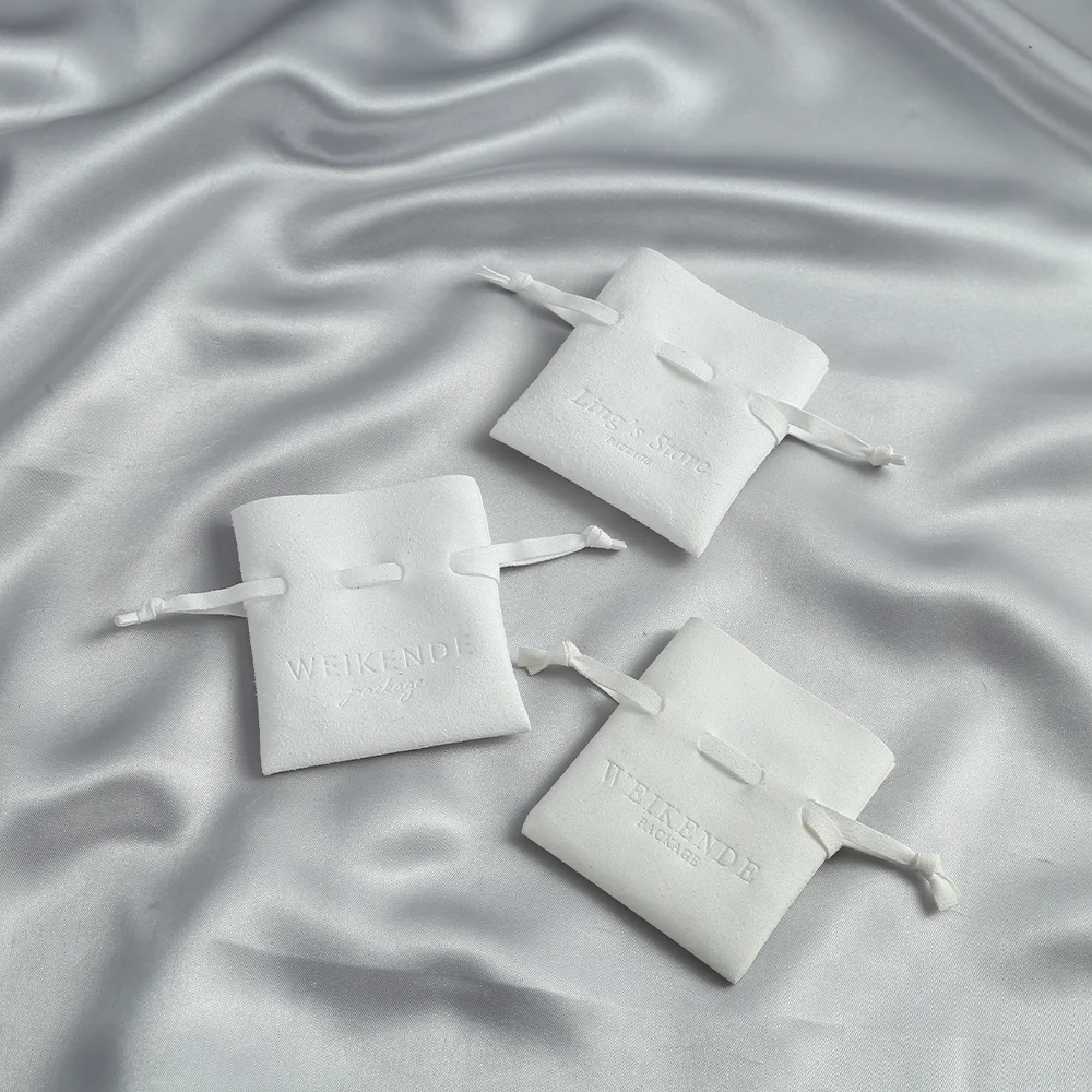 100 Stück personalisierte weiße Geschenkbeutel mit Logo und Kordelzug, individuelle Schmuckverpackungsbeutel, schicke kleine Mikrofaser-Umschlagtaschen – Detail 2