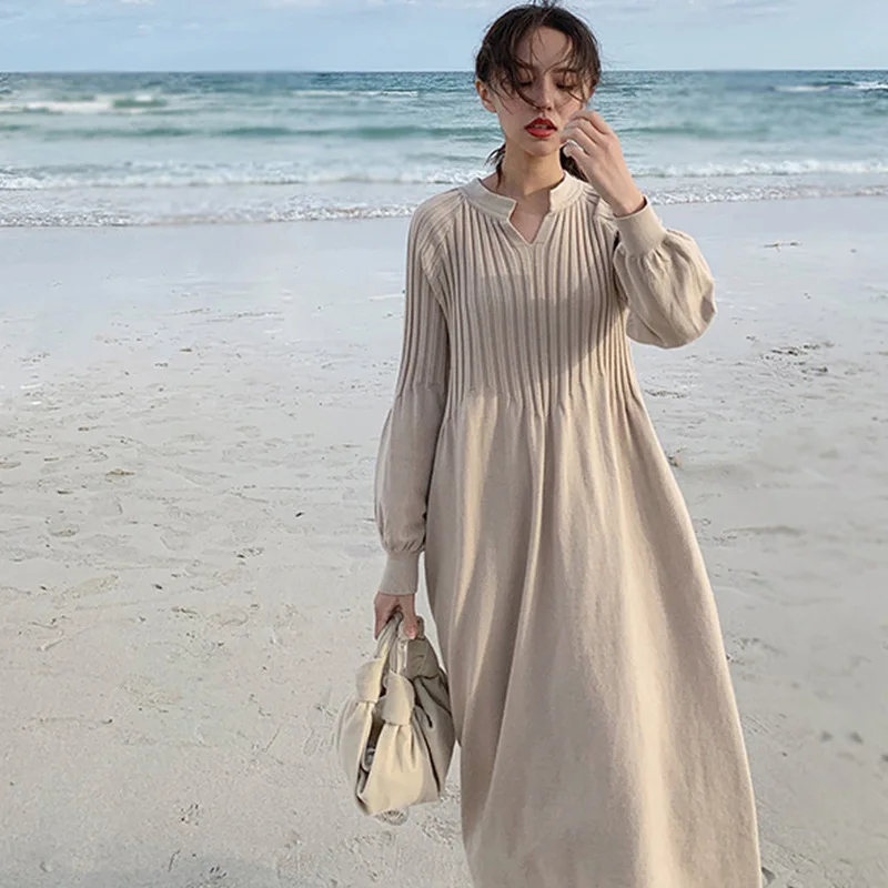 

Autumn winter new dress women retro long V neck loose lantern sleeve knitted skirt