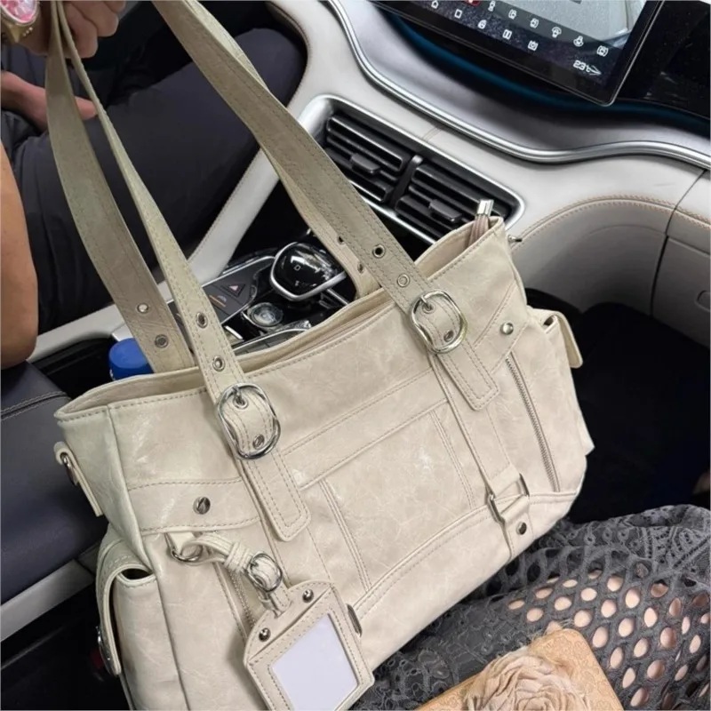 Hot Girl Vintage Studded Tote Bag Women Leather Textured Large Capacity Shoulder Bag Ladies Y2k Aesthetics Commute Crossbody Bag