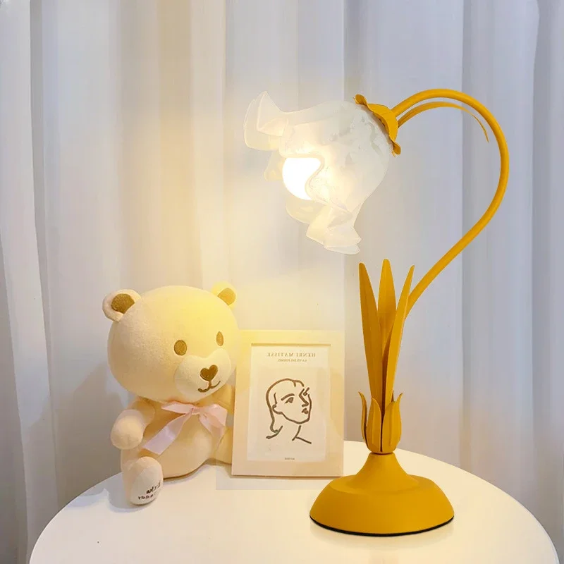 

Floor Lamp Modern Pastoral Flower Living Room Bedroom Study Desk Light Decorative Lighting Acrylic Lampshade LED Light Source