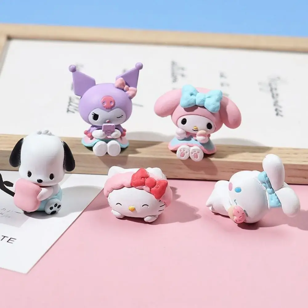 

5Pcs/Set Sanrio Figuren Doll Kawaii Mini 3cm Cartoon Hello Kitty Kuromi Melody Pachacco Cake Decoration Model Toy Car Ornaments