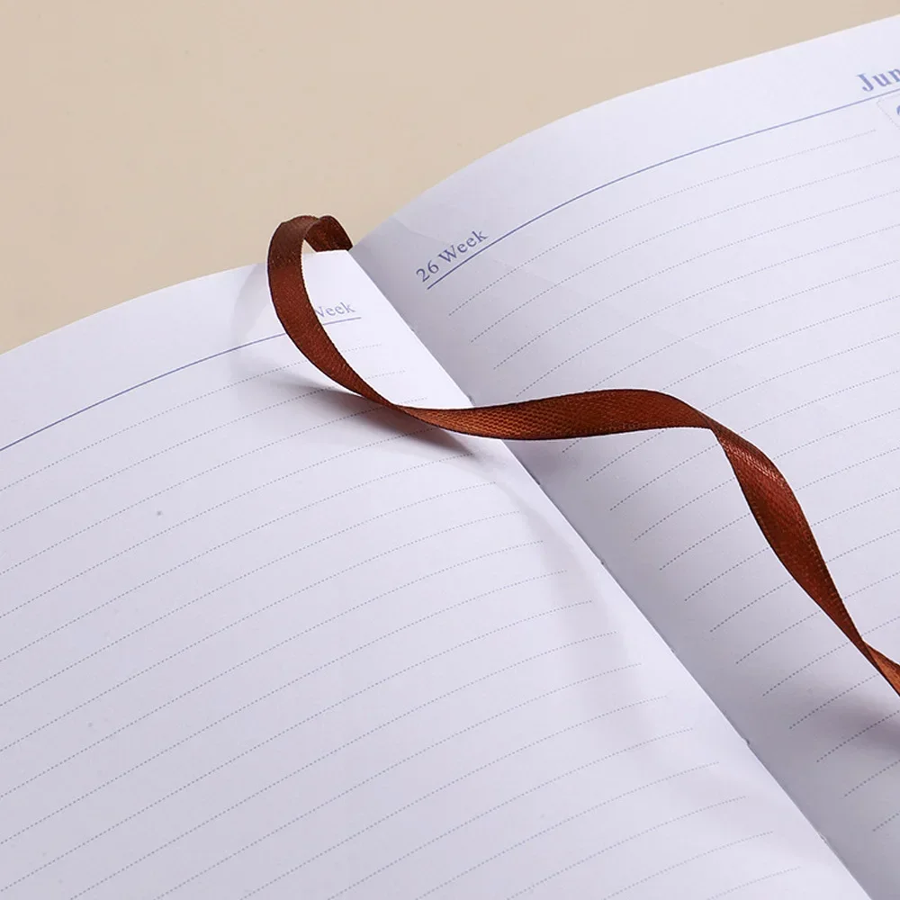 

Дневная фотография, домашний офис 365 2024, ежедневные принадлежности с календарем, планировщик расписания, 300 страниц кожаных размеров для студентов