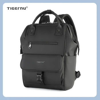 Women’s Splashproof Travel Backpack 1