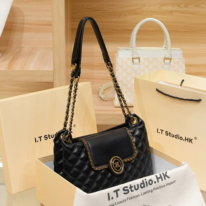 

Hong Kong Leather Premium Sense Small Fragrance Diamond Chain Bag 2023 New Autumn and Winter One-shoulder Armpit Cross-body Bag