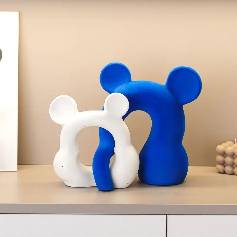 Ins Flower Arranging Bear Cute Friends Accompany Decoration Desktop Figurines Home for Living Room Decor Ornament Statues