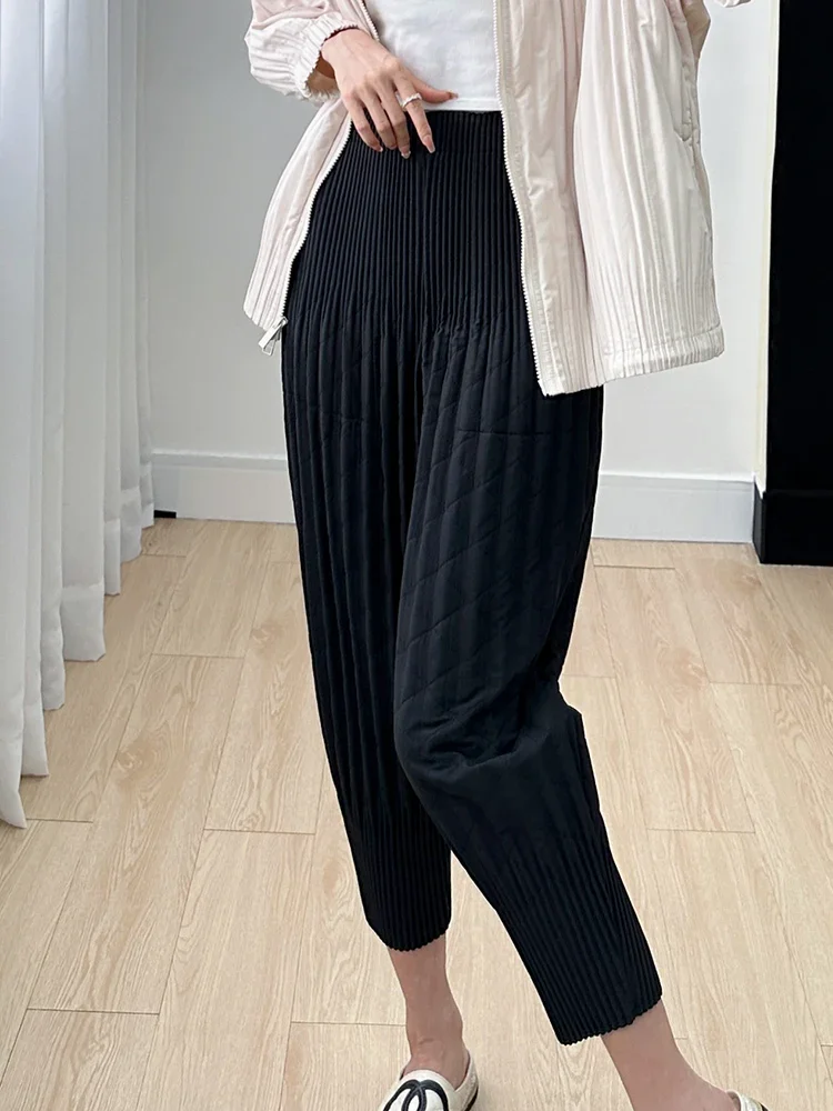 Miyake Pleated and Cotton Feet Pants for Women's Autumn /Winter 2023 New Simple and Fashionable Solid Color Thickened Pants