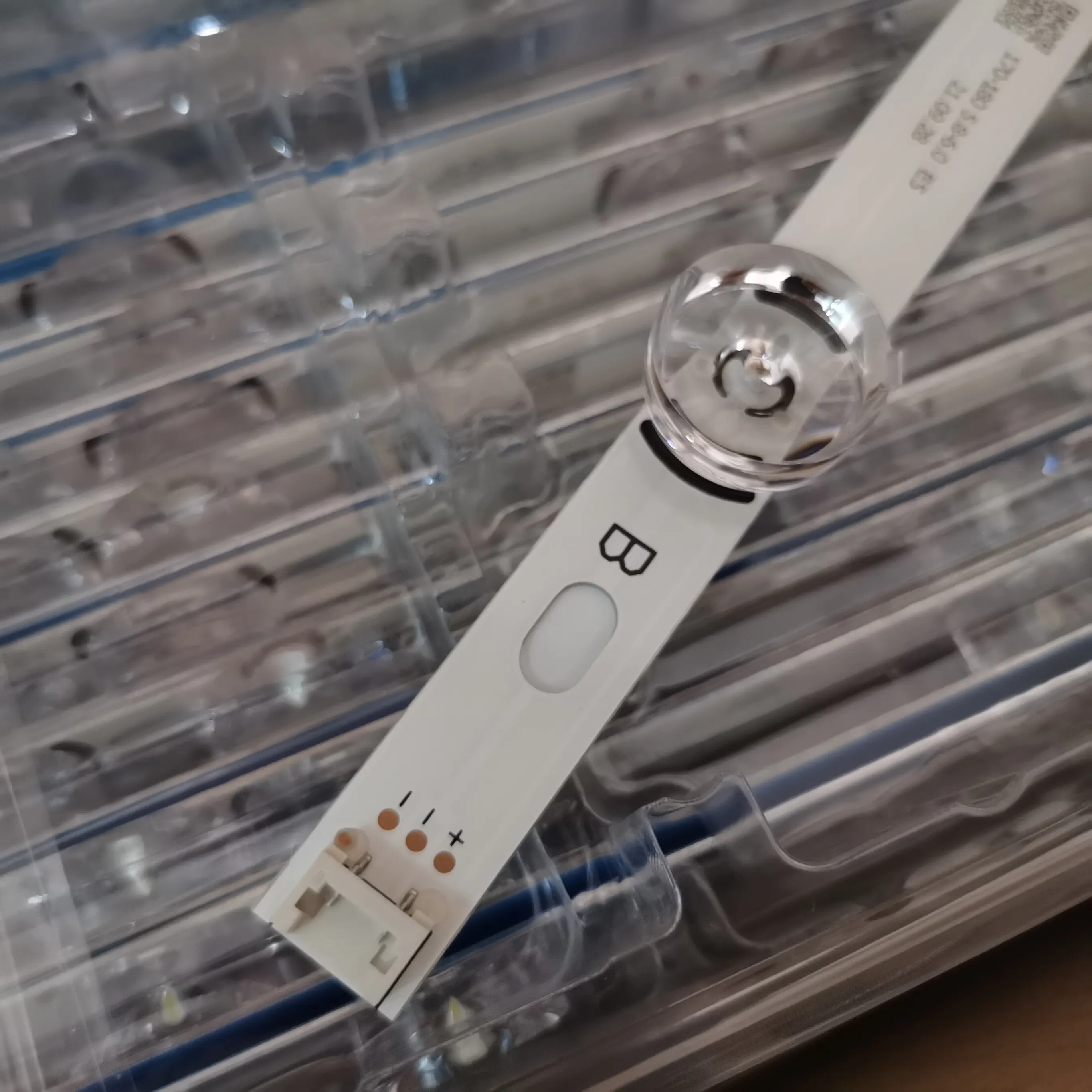 LED Backlight Lamp Strip with 8 LEDs