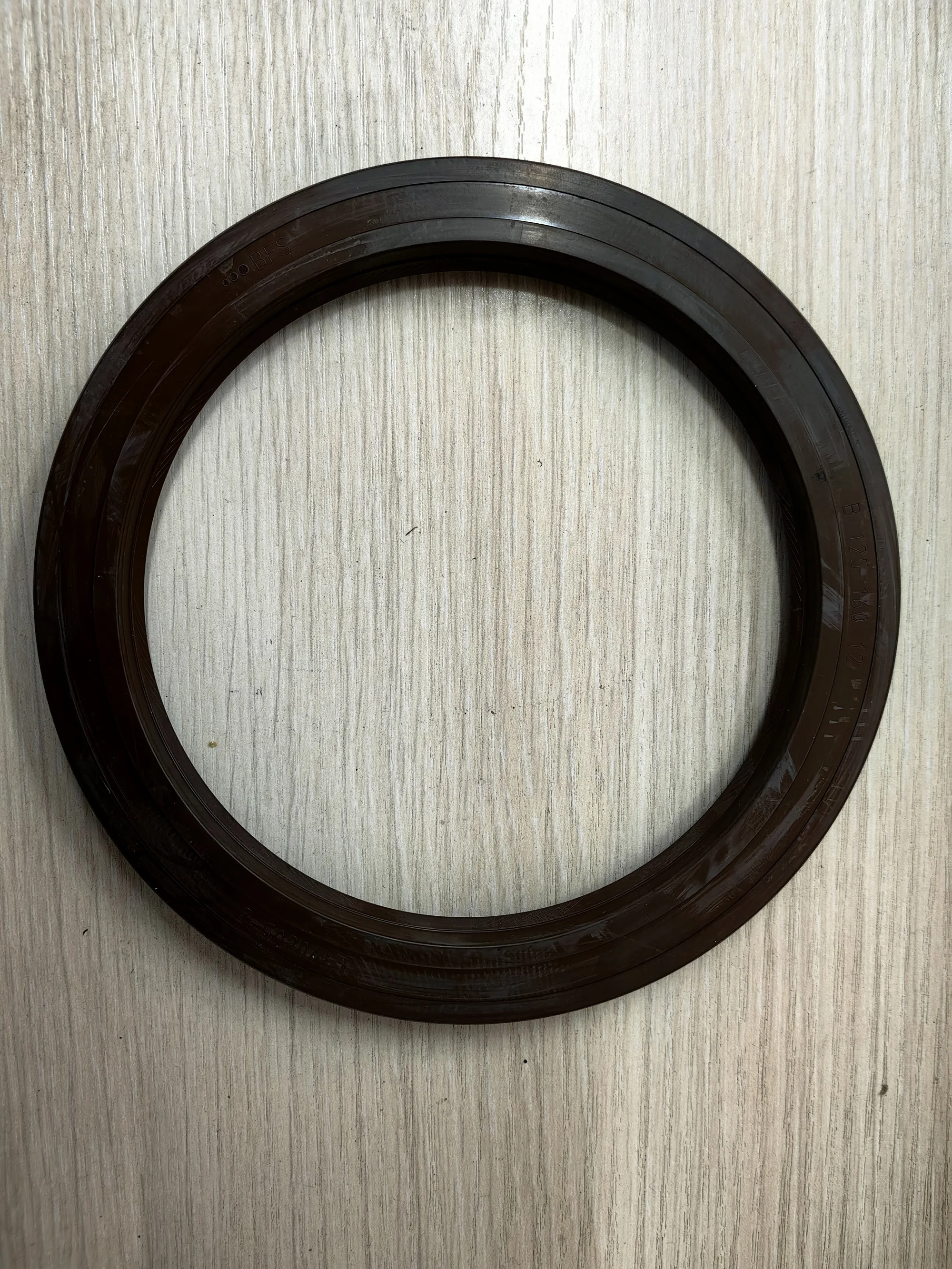 Rear Wheel Combination Oil Seal For General Purpose Buses And Trucks