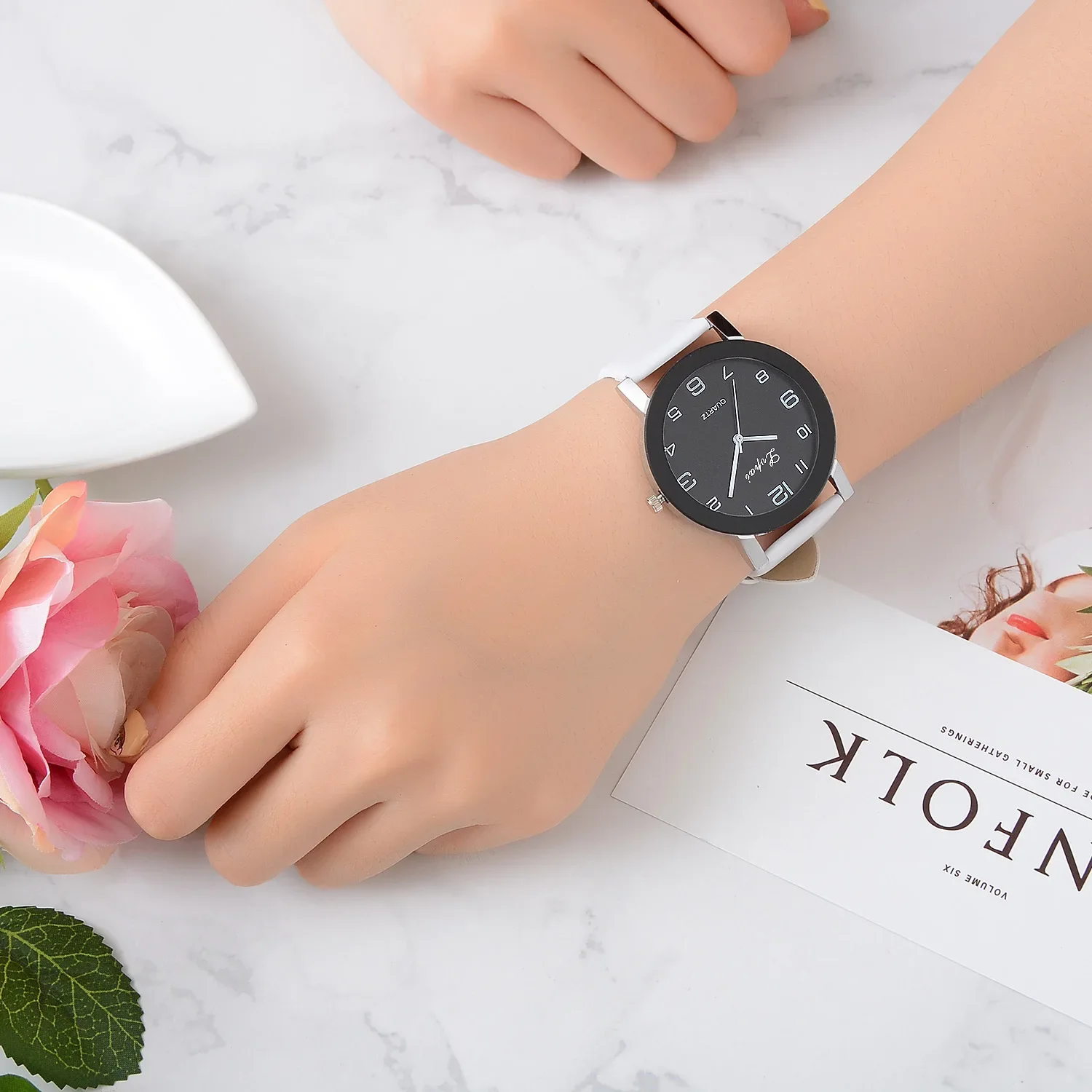 Fashion Simple Women Watch PU Strap Big Dial Creative Quartz Wristwatch Casual Lover Watches Relógio Feminino Reloj Mujer 3