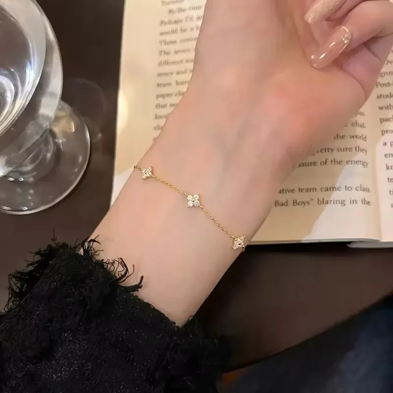 High Quality Crystal Four Leaf Flower Bracelet for Women