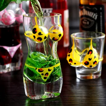 Bikini Busto 3D Shot Glass Ragazze divertenti Forma del corpo Bicchieri da vino Bar Addio al celibato Par Cocktail Whisky Vodka Bicchieri per bevande 50/80ML 1