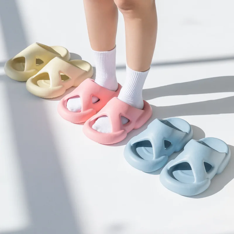 2023 summer new simple sandals women's outwear home indoor household soft bottom flip non-slip wholesale