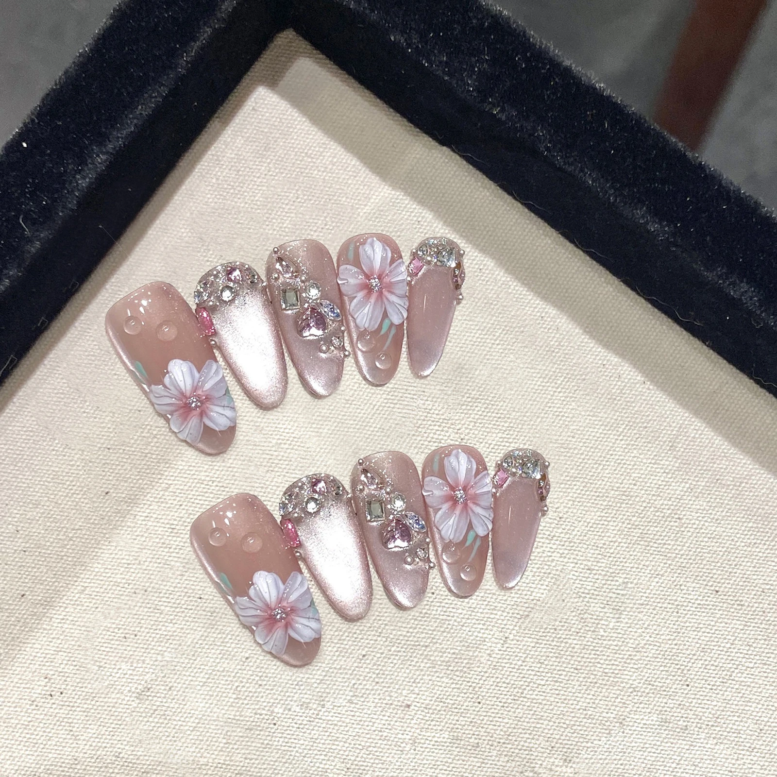 French Almond Press on Nails Flower False Nails Wearable Stick-on Fake Nail U&ntilde;as Postizas Mujer Накладные Ногти 네일팁 10pcs