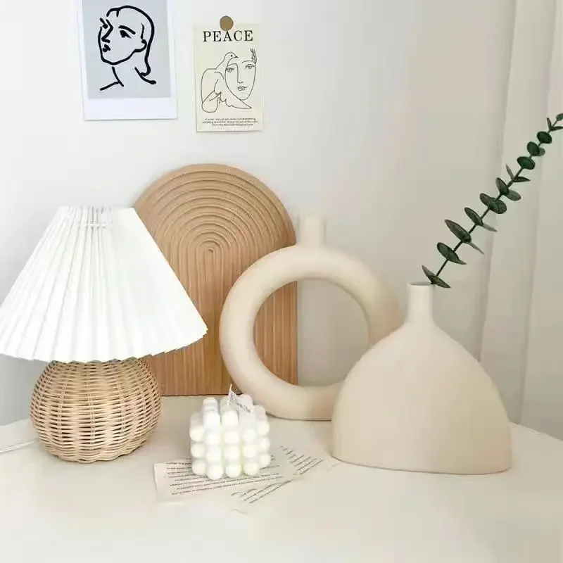 Vases en terre cuite faits à la main - Décoration intérieure élégante