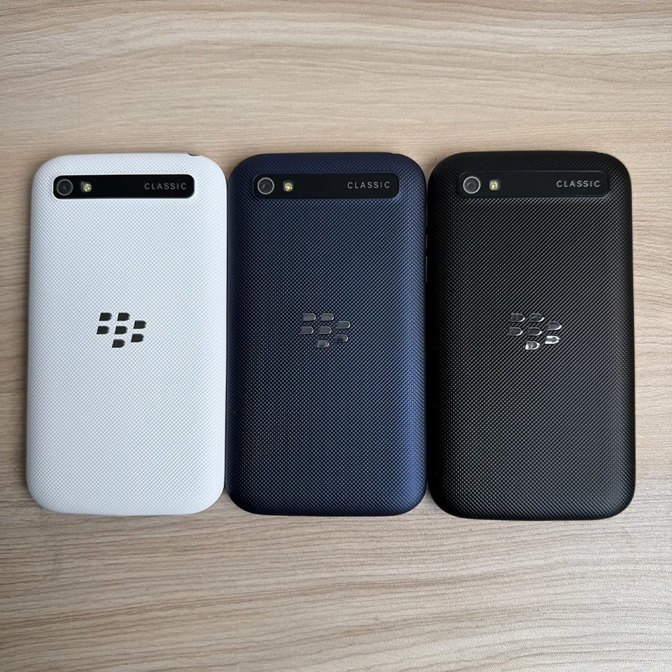 オリジナル BlackBerry Q20 クラシック 4G 携帯電話 3.5インチ 8MP