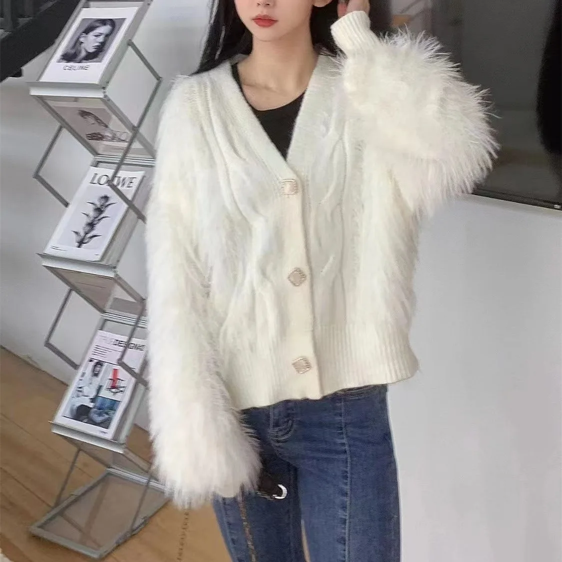 

V-neck Knitted Cardigan Loose Thicken Solid Single-breasted Knitwears Coat Lazy Style Fashion Sweater Female Winter Outwear