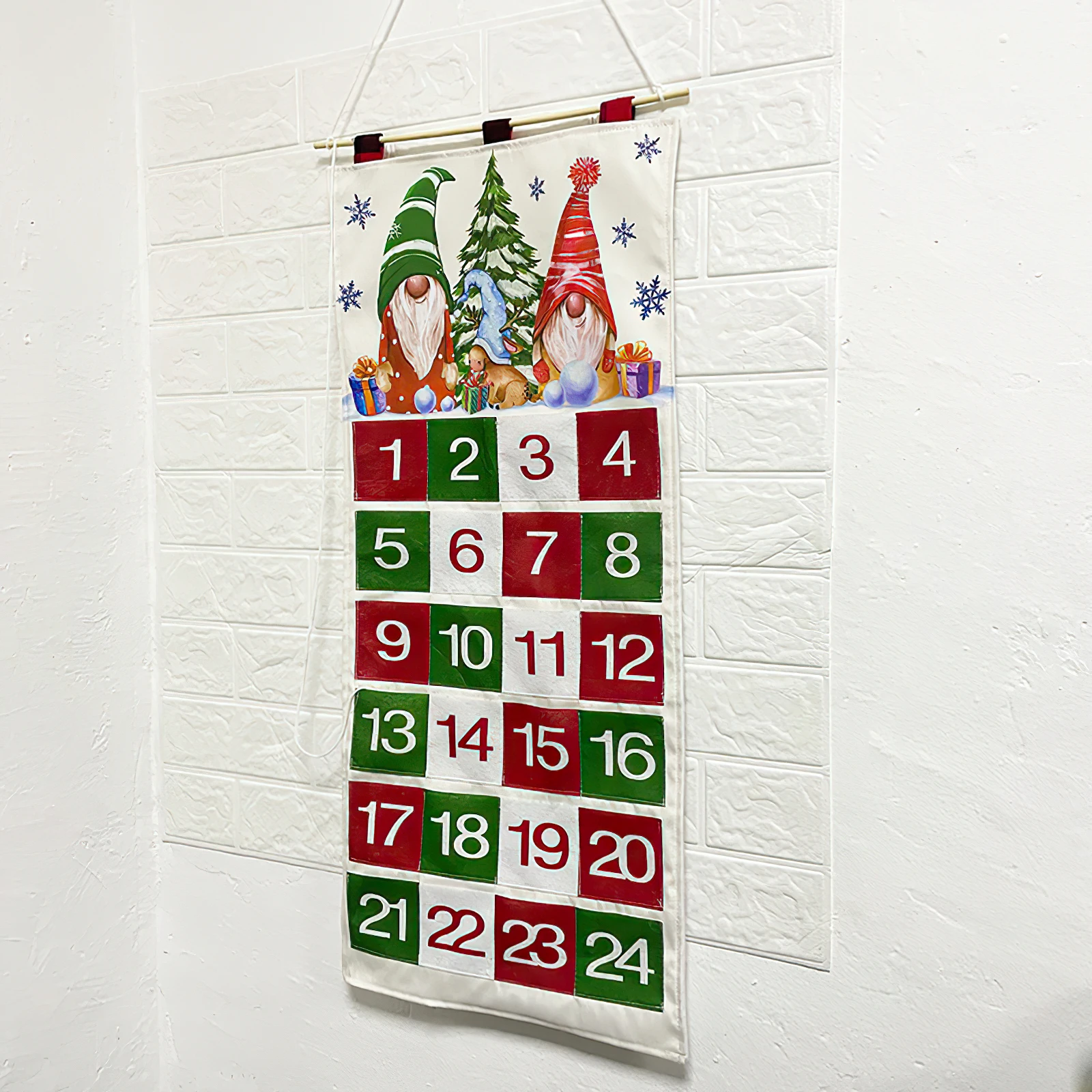 Calendario Di Avventura Di 24 Giorni Per Anziani Senza Volto Per Le Vacanze Di Natale Che Conta Il Calendario Appeso Per La Camera Da Letto