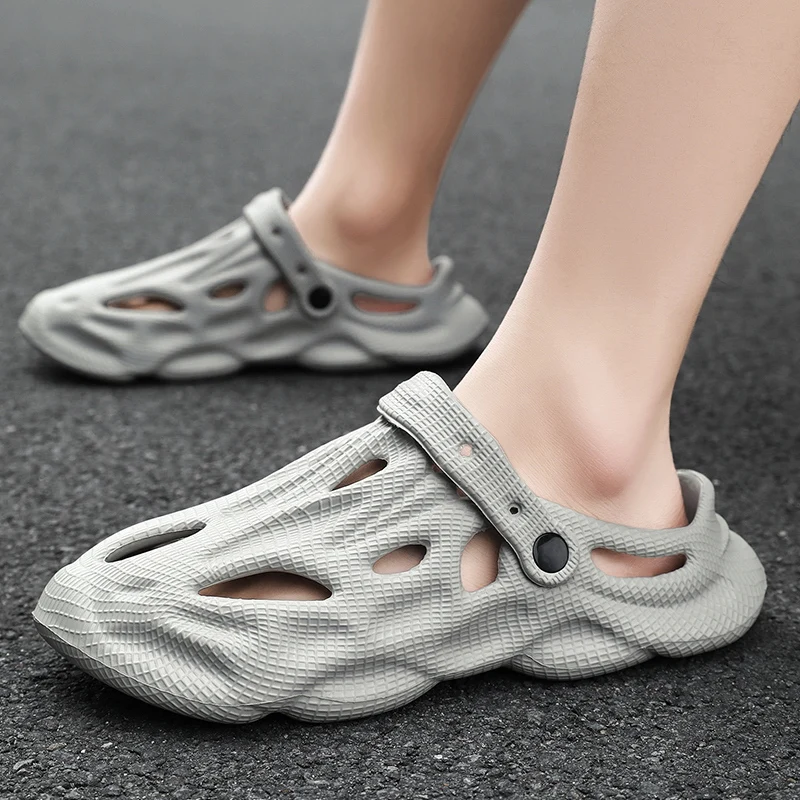 Novelty Hot Sale Garden Shoes for Women Mens Sandals EVA Lightweight Beach Clogs Summer Beach Zapatos Hombre for Men and Women