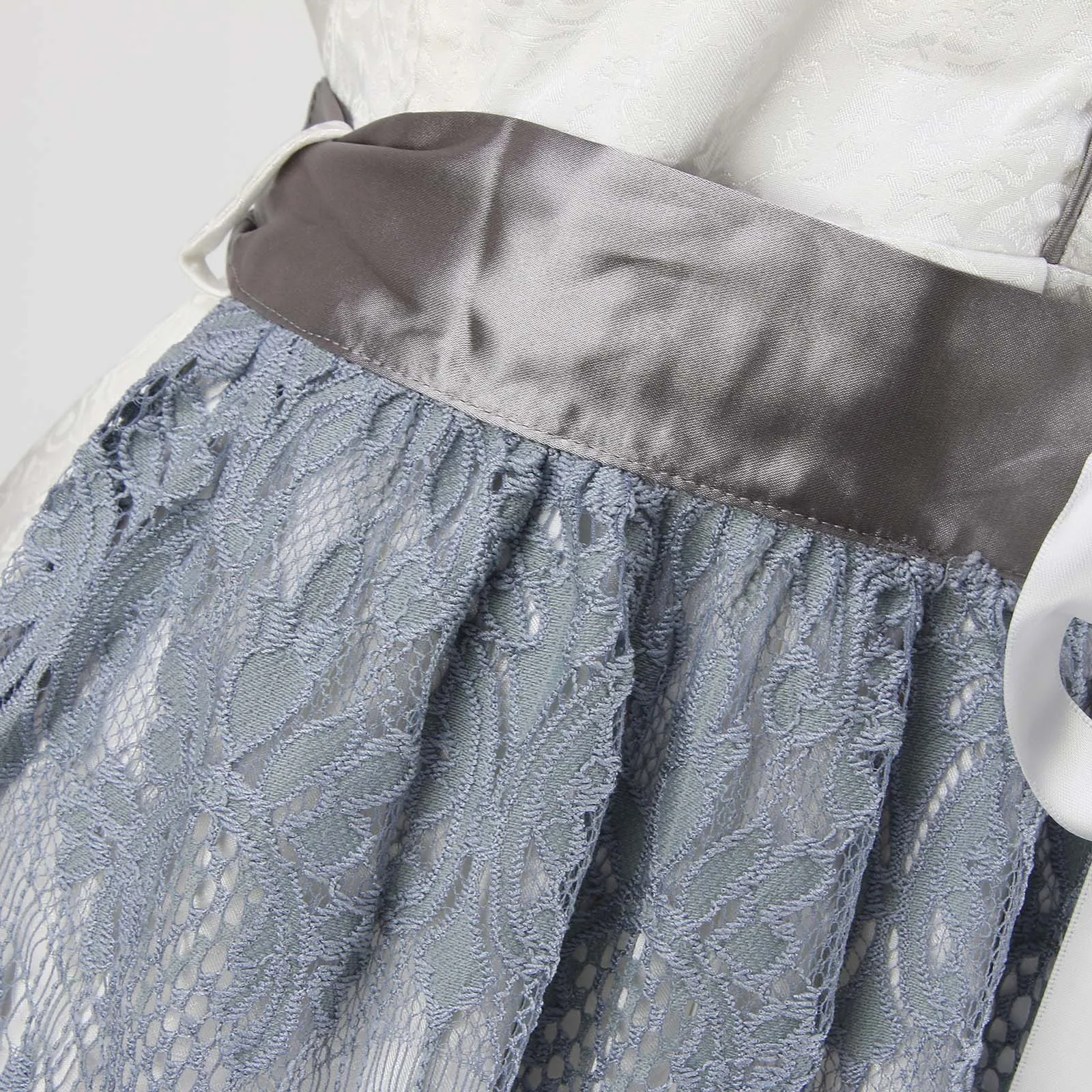  ̽  A  巹,    ̵ Dirndl ̿ 佺Ʈ ǽ, ġ ǻ, Ƽ  ǽ