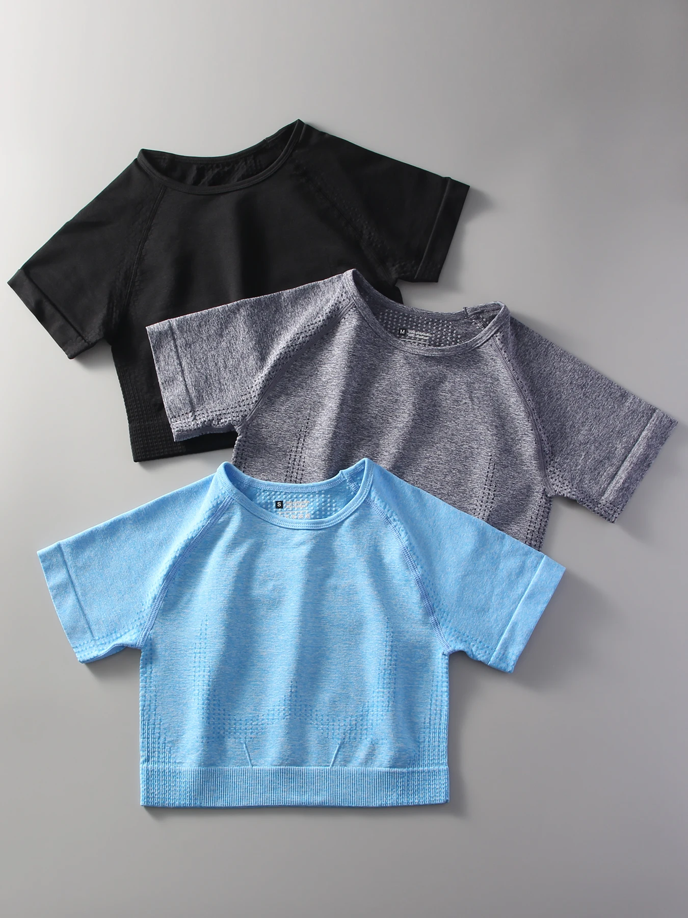 

3-piece Women's Gym Yoga T-shirt Breathable and Comfortable Soft Training Women's Top Elastic Fit Yoga Top Short Sleeve Sports F