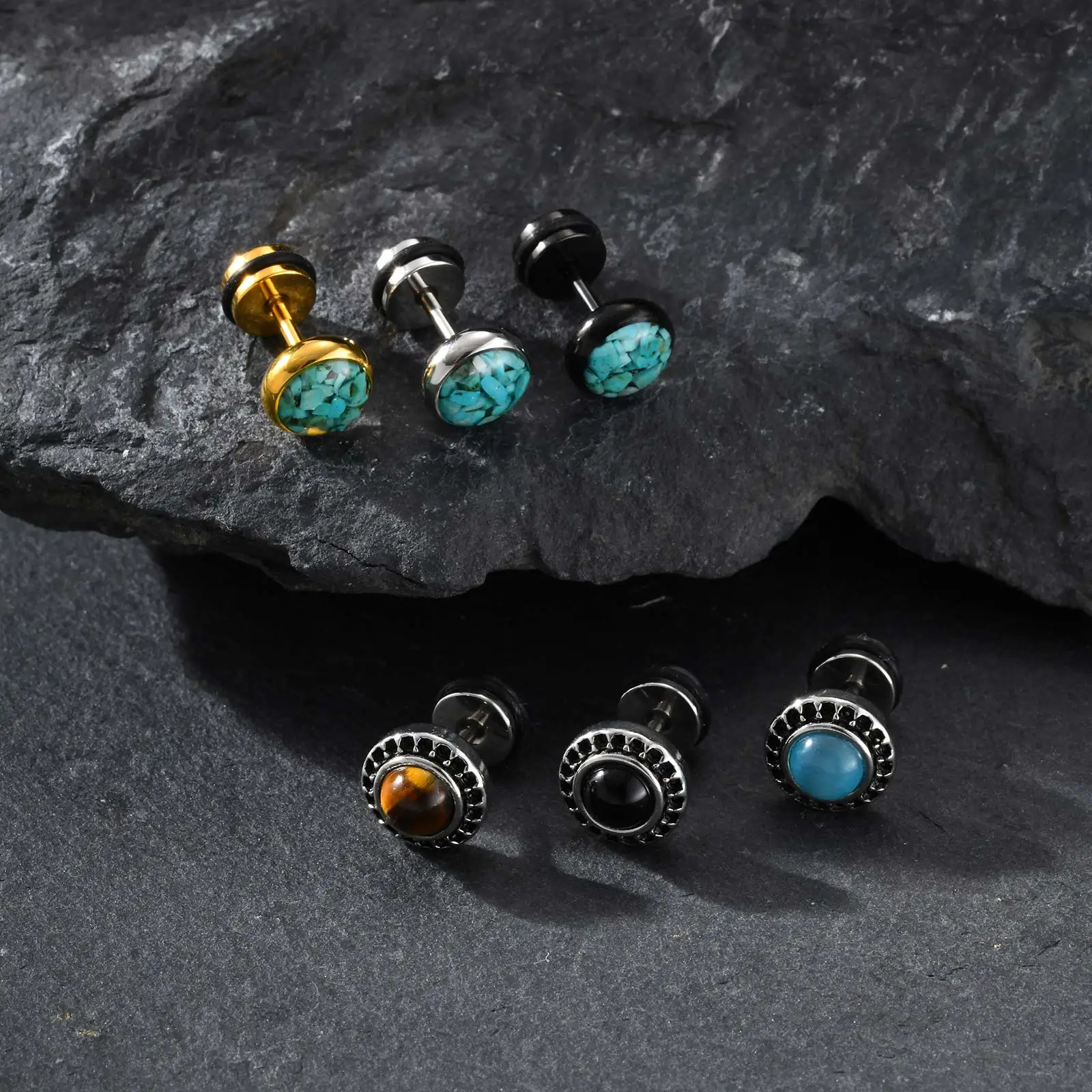 Round and minimalist earring design