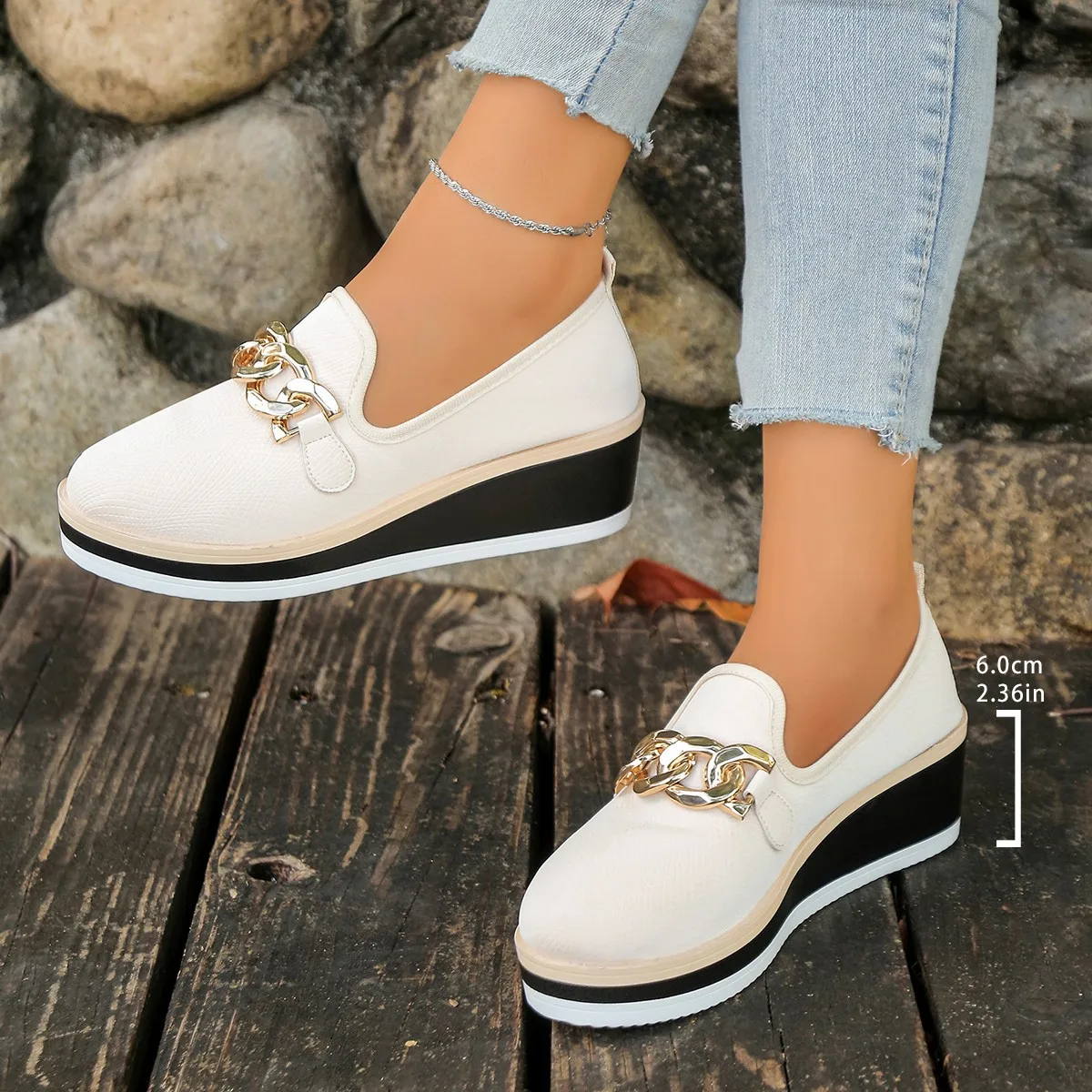 Metal Chain Slope Single Shoes for Women 2025 Autumn New Large-sized Thick-soled Cake Women's Shoe Loafers, Fashionable Loafers