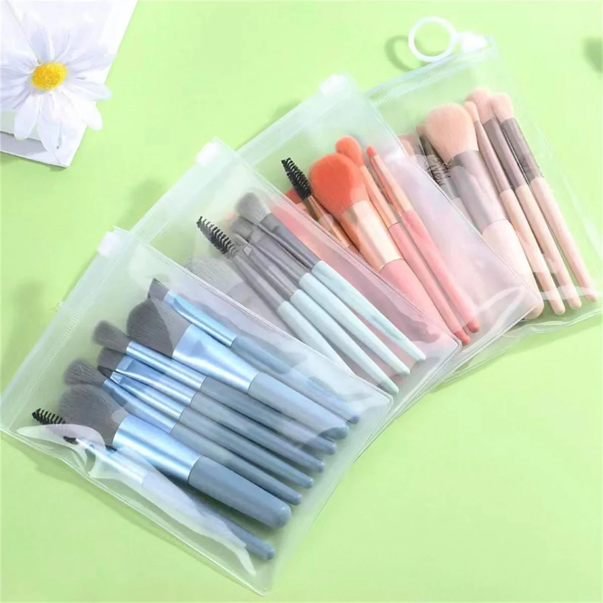 8Pcs Fluffy Makeup Brushes Set for Cosmetics Foundation Blush Powder Eyeshadow Kabuki Blending Makeup Brush Beauty Tools 4Colors