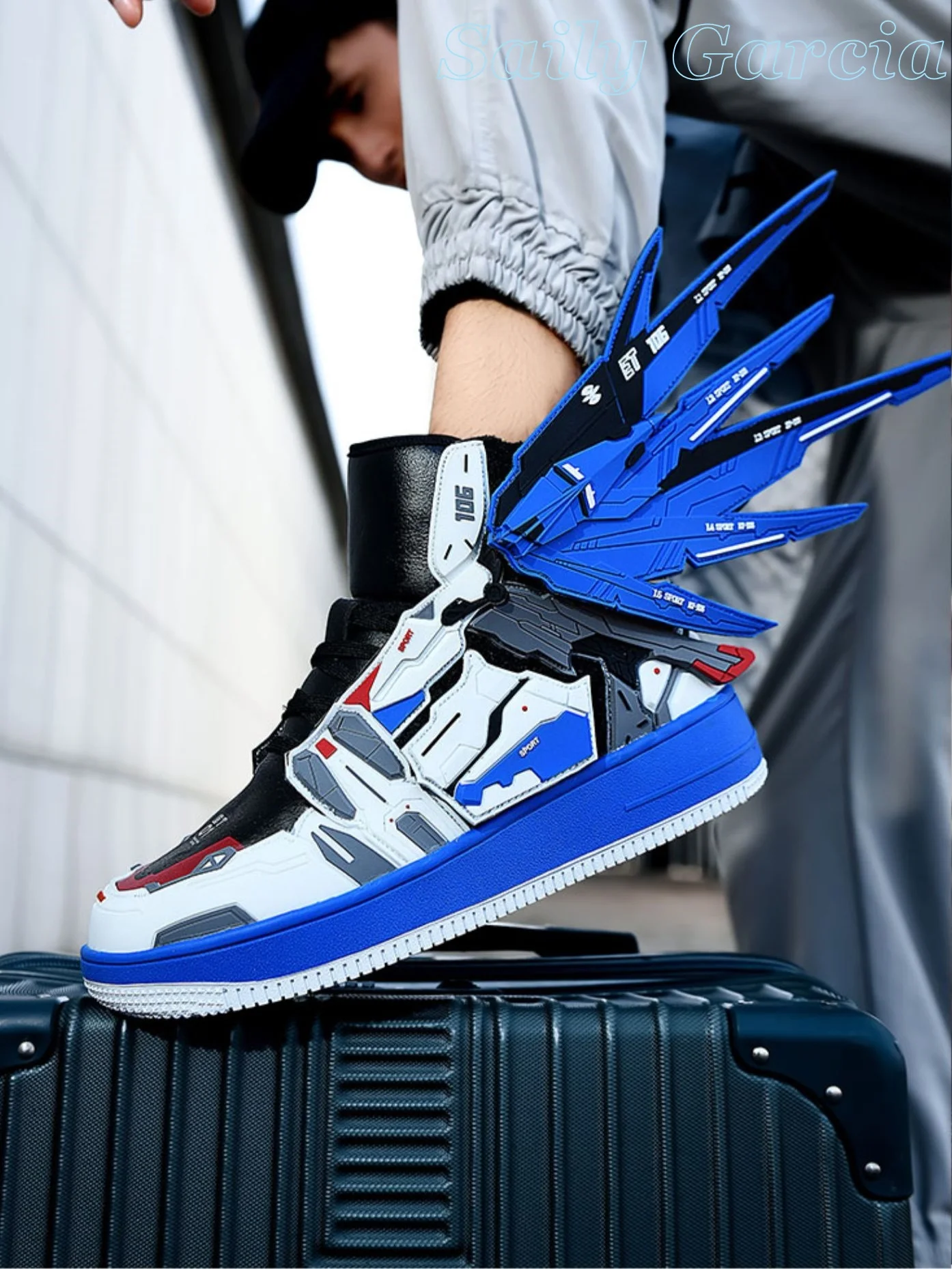 Рисунок 6 - Кроссовки анимации Co брендовые