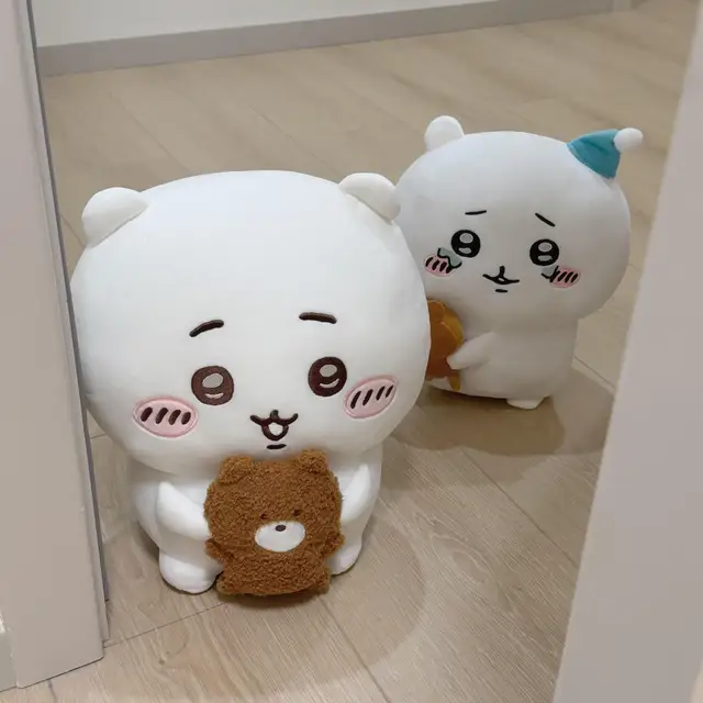 Crying Chiikawa Sleep Pillow Plushie - Image 4