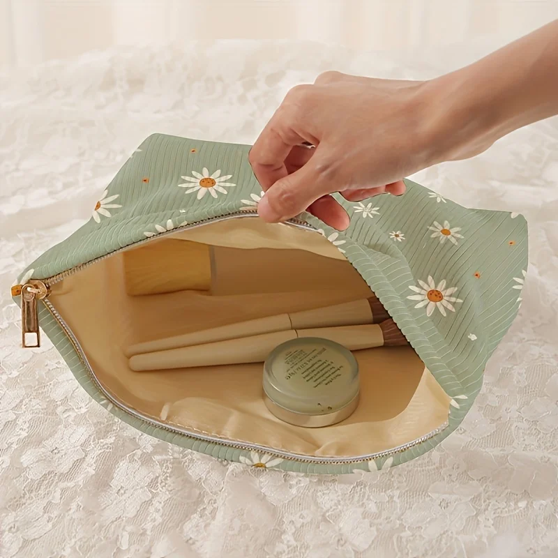 Simple small chrysanthemum pattern printed corduroy zipper makeup bag, lightweight and multifunctional cosmetic storage bag