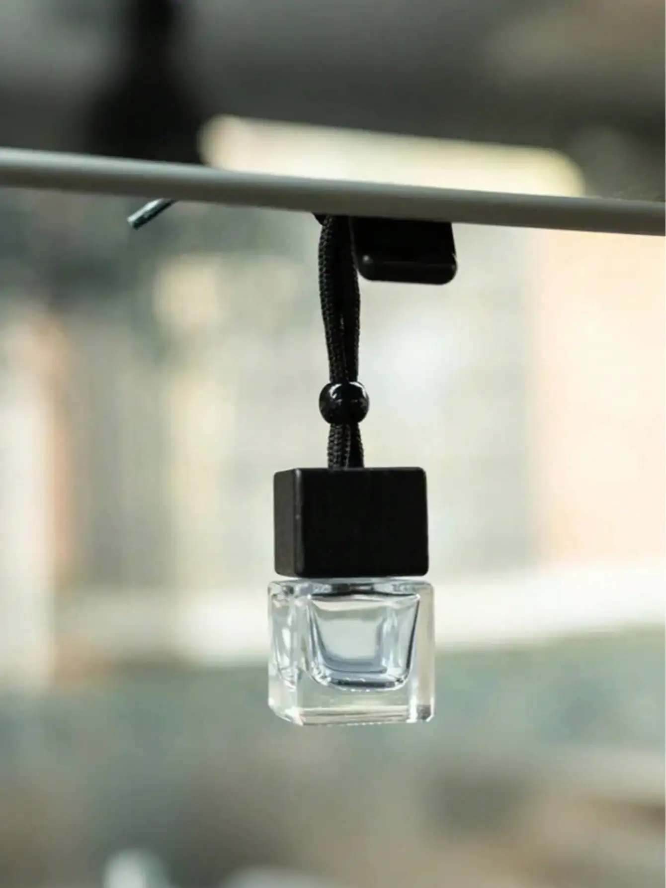 Bottiglie di profumo per auto in vetro colorato da 5 pezzi da 8 ml: sia una grande decorazione per interni auto e un elegante accessorio di moda - Image 2